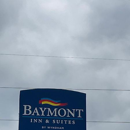 Baymont By Wyndham Ames Hotel Exterior foto
