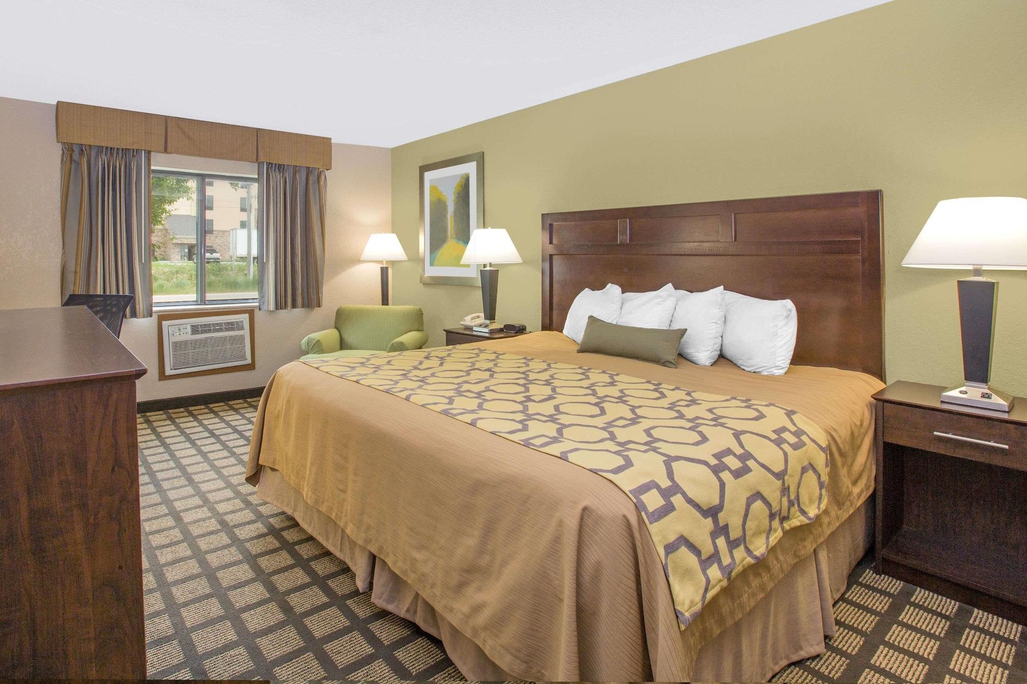 Baymont By Wyndham Ames Hotel Exterior foto