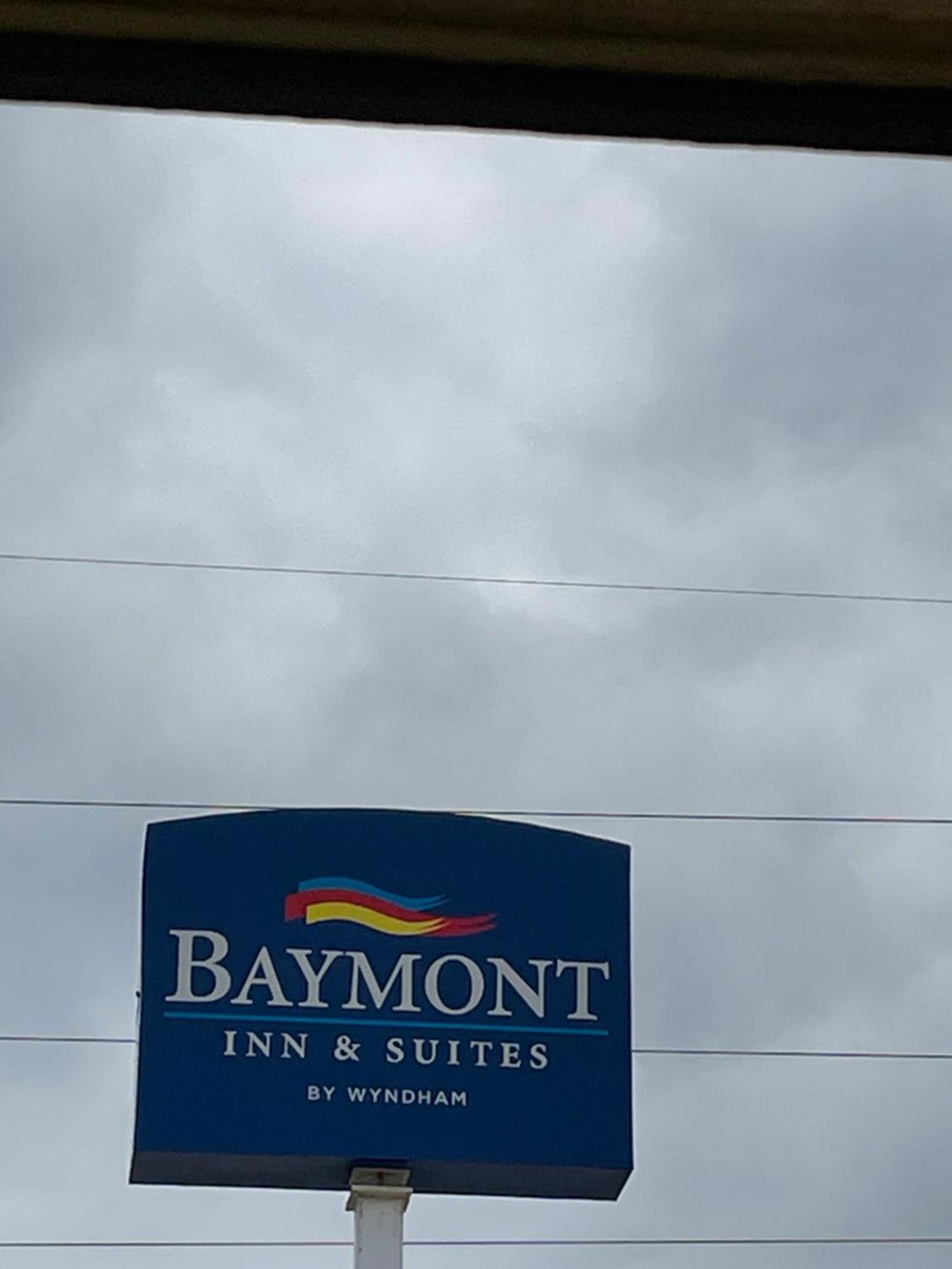 Baymont By Wyndham Ames Hotel Exterior foto