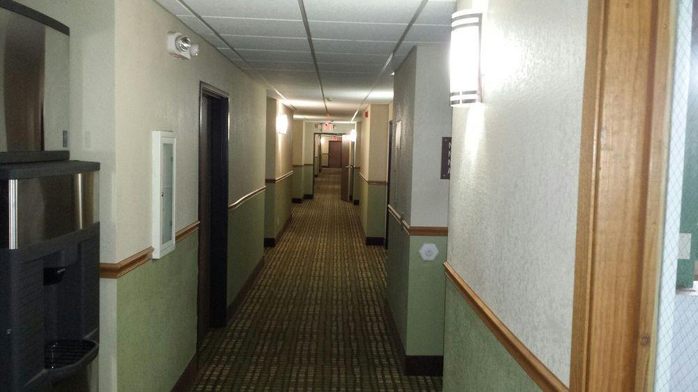 Baymont By Wyndham Ames Hotel Exterior foto